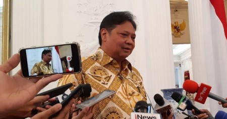 Menteri Perindustrian sekaligus Ketua Umum Golkar Airlangga Hartarto bertemu dengan Presiden Joko Widodo di Istana Merdeka, Senin 21 Mei 2019./Bisnis- Amanda Kusumawardhani