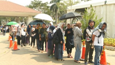 Ridwan Kamil Terharu Lihat Antrian Panjang Pembeli Buku