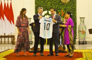 JOKOWI BERTEMU PRESIDEN ARGENTINA : Diplomasi ‘Lionel Messi’