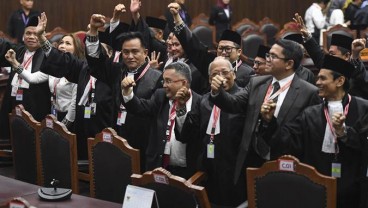 Yusril Ihza Mahendra dan Tim Hukum TKN Bertemu Jokowi di Istana Bogor