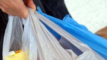 Plastik Diusulkan Dikenakan Cukai Rp200 per Lembar