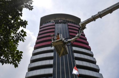 Kasus Suap Jaksa : Komjak Sarankan KPK Minta Keterangan Kajari Jakbar
