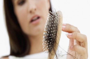 Perbedaan Kerontokan Rambut Pada Laki-laki dan Perempuan