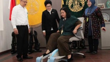Kinesia, Alat Olahraga Kaki Sembari Duduk Rancangan Dokter FKUI