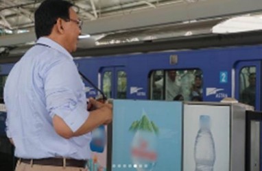 Ahok Naik MRT untuk Pertama Kali, Warga Histeris