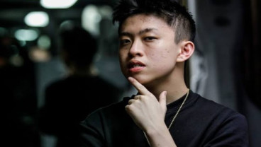 Jokowi Bertemu Rapper Rich Brian di Istana Bogor