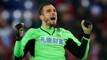 AS Roma Resmikan Boyongan Kiper Pau Lopez