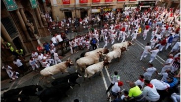 Hari ke-6 Festival Banteng San Fermin di Spanyol, 5 Orang dilarikan ke RS