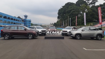 Wuling Almaz 7-Seater Mulai Cium Aspal Surabaya, Ini Spesifikasi dan Harganya