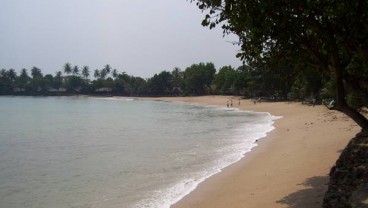 Wisatawan Pesisir Pantai Selatan Lebak Dilarang Berenang di Pantai