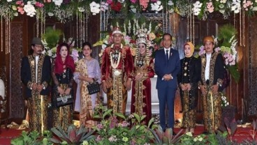 Jokowi Hadiri Pernikahan Putri Sujiwo Tejo