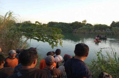 Pesawat Latih Cesna Jatuh di Sungai Cimanuk, Satu Orang Masih Hilang