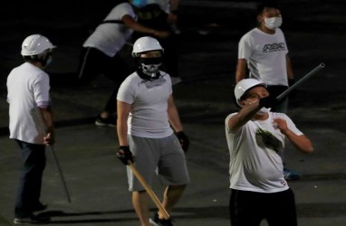 Kemelut Politik Hong Kong, Gangster Serang Warga