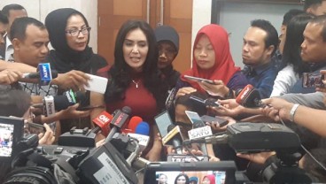 Dengar Tanggapan DPR soal Amnesti, Baiq Nuril Bawa Anak