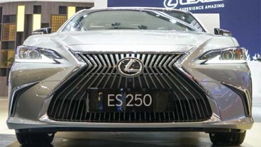 MODEL BARU DI GIIAS 2019 : Lexus ES 250 Memperkuat Eksistensi