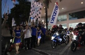 Suzuki Sukses Gelar Saturday Night Ride di Makassar