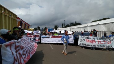 PLTU Cilacap Biang Polusi Udara, Warga Geruduk Kantor Bupati Cilacap