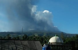 PVMBG: Abu Erupsi Gunung Tangkuban Parahu Tidak Pekat Lagi