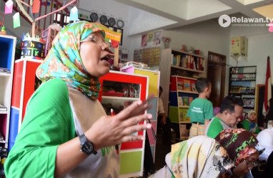 Penjual Jamu ini Sisihkan Uang Makan untuk Dirikan Perpustakaan