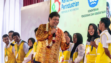 Gubernur Khofifah Dorong Industri Gerbangkertosusila Terapkan Vokasi