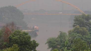 Kabut Asap Pekanbaru, Warga Terpaksa Pakai Masker