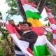 Pria Bogor Ini Rela Berjualan Bendera di Bantul, Omzetnya Rp15 Juta Sebulan