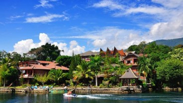 Dukung Tujuan Wisata Danau Toba, Jalan Lingkar Samosir Diperlebar