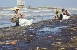 Pesisir Utara Jakarta Terancam Tercemar Minyak dari Karawang