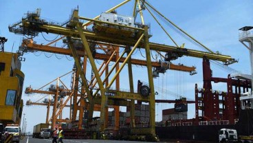 Transhipment Tanjung Perak Kian Ramai