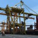 Transhipment Tanjung Perak Kian Ramai