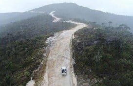 Sarat Risiko, Rute Perbaikan Jalan di Papua Diubah