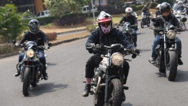 Moto Guzzi V85TT Mejeng di Ajang Custom Bike SAIME 2019