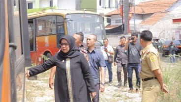 300 Bus Transjakarta Mangkrak, Bupati Bogor Sarankan Jadi Bus Sekolah