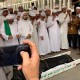 Ribuan Pelayat Hadiri Pemakaman Mbah Moen di Pemakaman Ma'la, Makkah