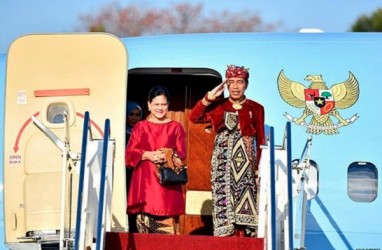 Berpakaian Khas Bali, Jokowi Tiba di Malaysia