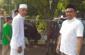 Gelar Qurban, Bisnis Indonesia Gandeng Takmir Masjid Nurul Huda Karet Tengsin