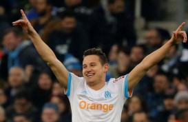 Pemain Marseille Florian Thauvin dalam Intaian Valencia