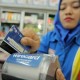 Bersaing dengan Tekfin, Transaksi Bank Melalui EDC Tergerus