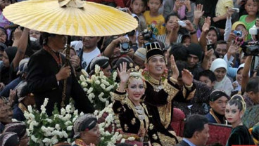 RESEPSI PERNIKAHAN: Timeless Elegance Jadi Pilihan