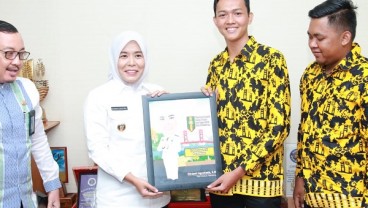 Wakil Walikota Palembang Sabet Penghargaan Tokoh Perempuan Inspiratif