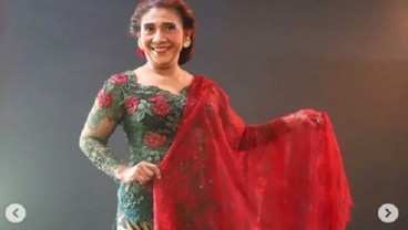 Gaya Susi Pudjiastuti Berkebaya Hijau Zamrud di HUT Kemerdekaan ke-74 RI