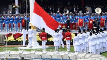 Petugas Upacara Penurunan Bendera Merah Putih Bersiap di Istana Merdeka, Siapa Saja Mereka?