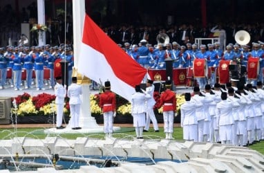 Petugas Upacara Penurunan Bendera Merah Putih Bersiap di Istana Merdeka, Siapa Saja Mereka?