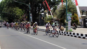 Tour d' Indonesia: 90 Pembalap Lewati Sprint Point Sragen Sebelum Finis