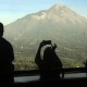 Gunung Merapi Luncurkan Awan Panas 900 Meter