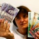Ekonomi Zona Eropa dan Gejolak Politik Italia Bebani Euro