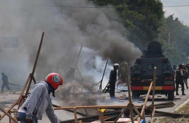 Polisi Tahan 10 Provokator Aksi Anarkis di Papua Barat