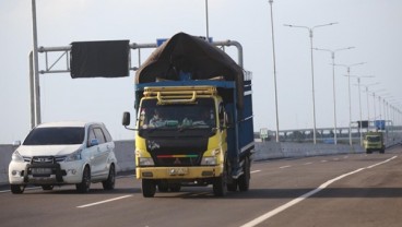 Tahun Depan, Truk Kelebihan Muatan dan Dimensi Tak Boleh Masuk Tol