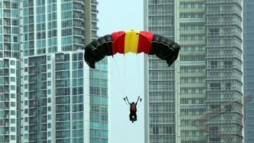 PMI Bogor Bantu Evakuasi Penerjun yang Tersangkut Menara BTS