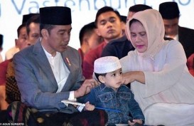 Kunjungi Beringharjo, Ibu Negara Iriana Beli Batik untuk Jan Ethes dan Sedah Mirah